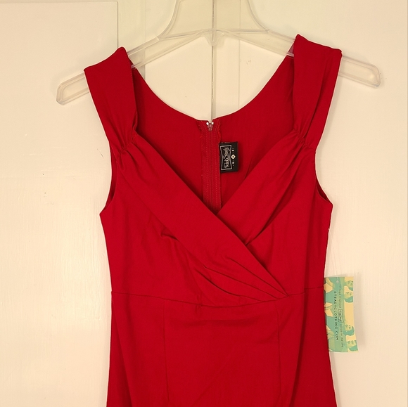 (NWT) MODCLOTH fitted midi length red dress - Picture 6 of 6